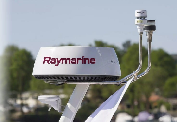 Raymarine quantum 2